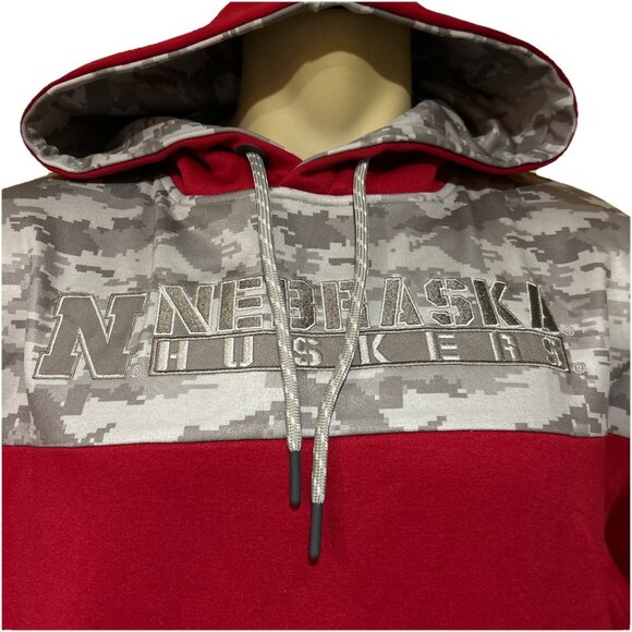 Nebraska Huskers Colosseum OHT Mens Military Hoodie L Red Gray Camo NCAA NEW - Picture 3 of 14
